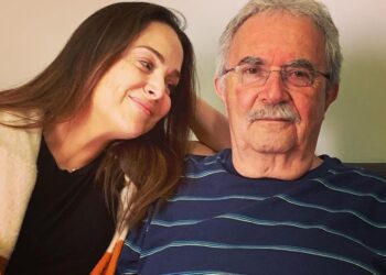 Gabriela Duarte faz rara aparição com o pai nas redes sociais; veja foto
