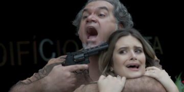 ‘A Força do Querer’: Simone é feita de refém por culpa de Silvana