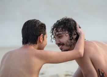 ‘A Força do Querer’: Ivan faz cirurgia de retirada de seios e se reconcilia com Cláudio