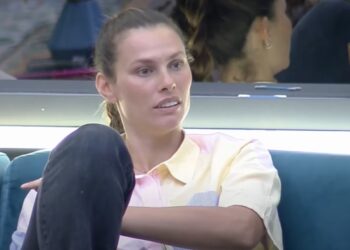 Dayane promete não pisar mais os pés no Brasil se Rico for campeão de ‘A Fazenda’