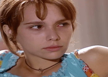 ‘O Clone’: Grávida de novo, Mel quase morre no parto