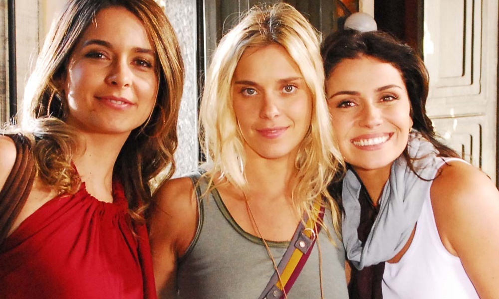 Cláudia Abreu, Carolina Dieckmann e Giovanna Antonelli em Três Irmãs, uma das novelas para assistir online