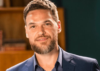 Emílio Dantas se arrepende de papel em novela: ‘Foi muito errado eu ter feito’