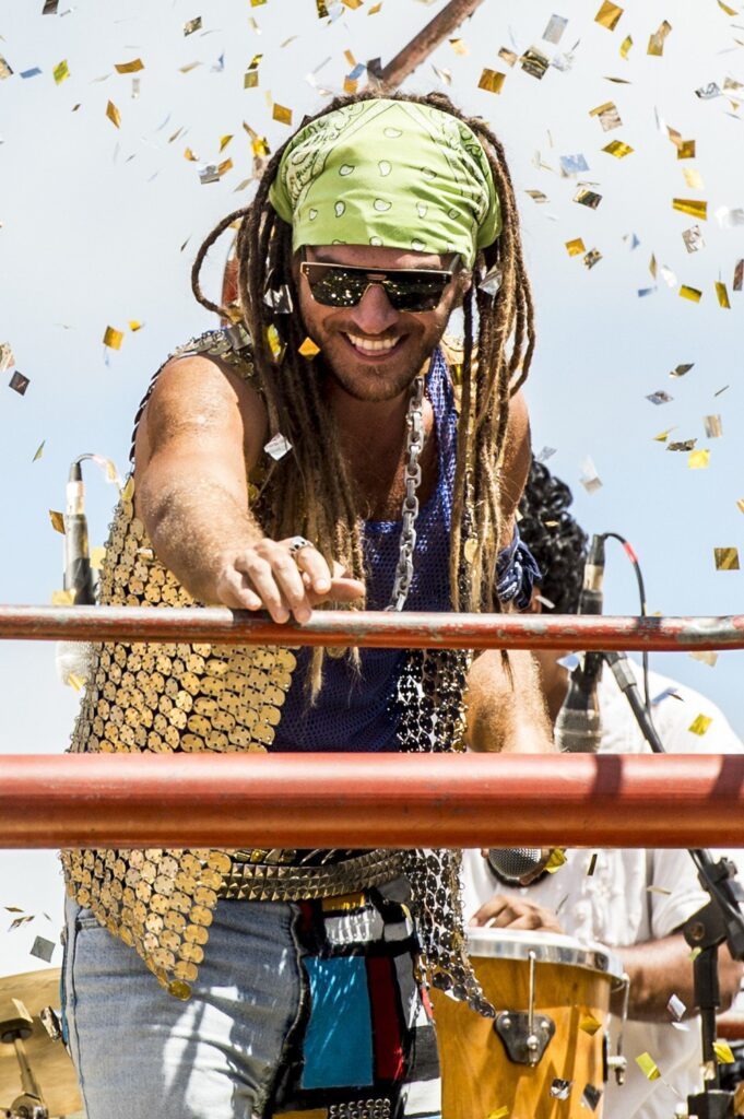 Emílio Dantas em cena como Beto Falcão, protagonista de Segundo Sol, em 2018 -- Foto: Globo/Divulgação