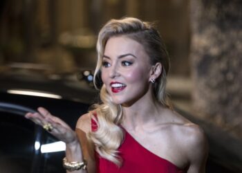 Viva anuncia novela com Angelique Boyer como substituta de Maria do Bairro