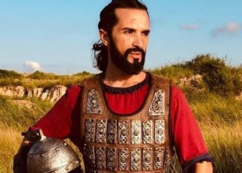 Jeff Machado, ator de novela da Record, é encontrado morto dentro de baú de madeira