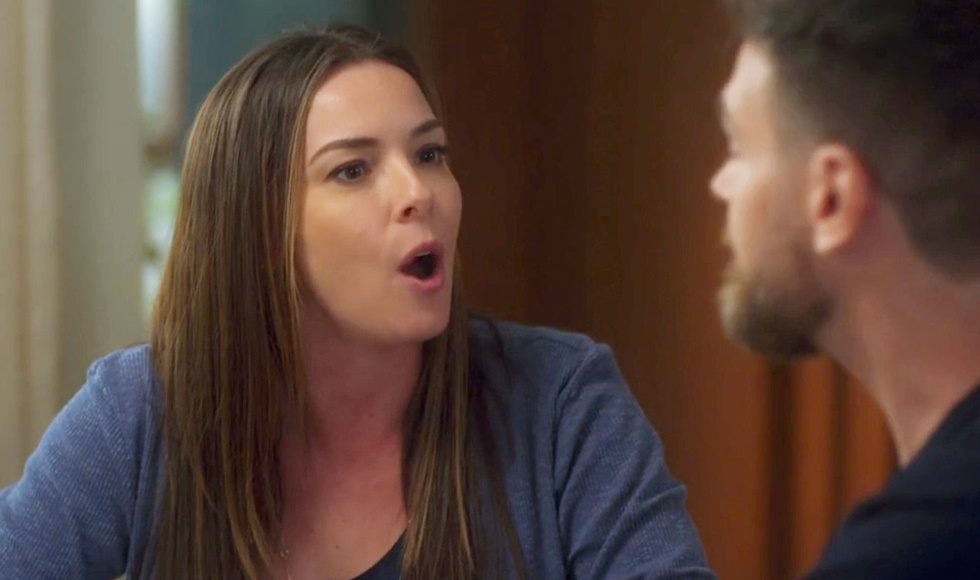 Clara flagra traição: dona de casa descobre que Theo teve caso com Kate
