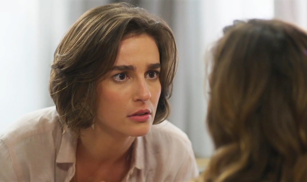 Kate volta com Rafa, mas Helena fica decepcionada com Clara
