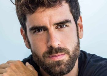Marcos Pitombo assume namoro com diretor gato e vira assunto na web: ‘A vida é um filme ao seu lado’