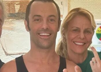 Kayky Brito recebe alta de hospital para seguir tratamento em casa