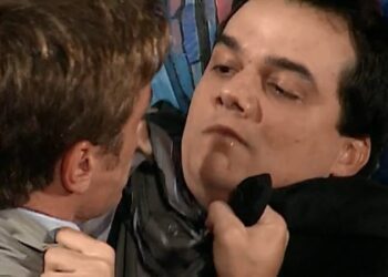 Daniel descobre quem armou sua prisão e acerta as contas com Olavo