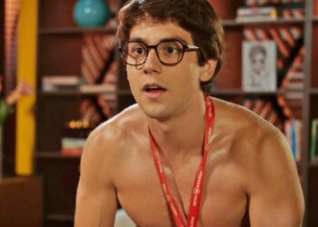 Guto revela sua orientação sexual e deixa Chicão de queixo no chão: ‘Sacanagem?’