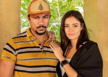 Oficial! Sophie Charlotte e Xamã são vistos aos beijos fora das gravações de Renascer
