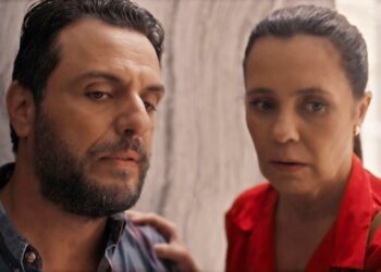 Com capítulo reeditado, Mania de Você estreia com baixa audiência e causa briga nos bastidores