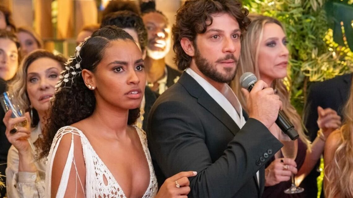 Mavi se vira nos 30 para evitar ser desmascarado em sua festa de casamento