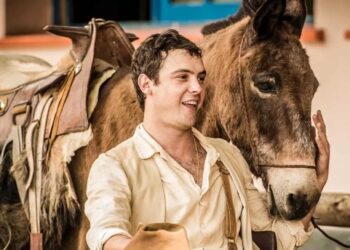 Sergio Guizé impôs condição para aceitar reviver Candinho em continuação de novela