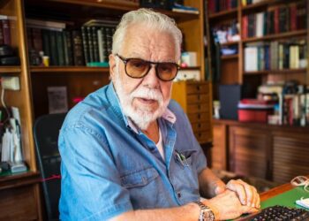 Autor Manoel Carlos enfrenta agravamento da Doença de Parkinson, diz filha