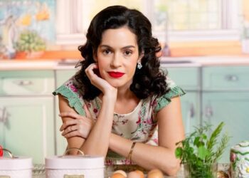 Anita dá tapa no visual com ajudinha especial e vira outra mulher