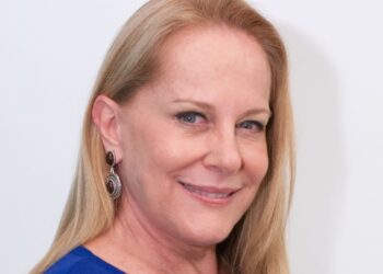 Após mais de duas décadas, Lucinha Lins volta a brilhar em uma novela da Globo