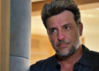 Capítulo de Mania de Você em 12 de fevereiro | Molina toma atitude extrema para manter seu segredo a salvo