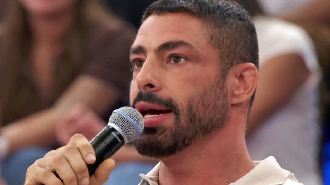 Cauã Reymond recorda bullying na infância: ‘Minha mãe era HIV positivo’