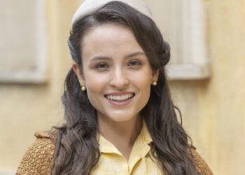 Larissa Manoela será enfermeira que se envolve com um viúvo em Êta Mundo Melhor!