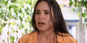 Veja a cena | Joyce troca fechadura da porta da casa e joga Helena no olho da rua