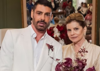Fátima apronta e crime de César vem à tona no meio do casamento com Odete Roitman